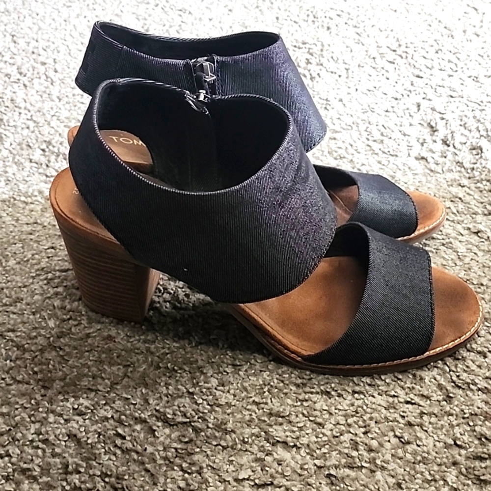 Tom Sandles size 12